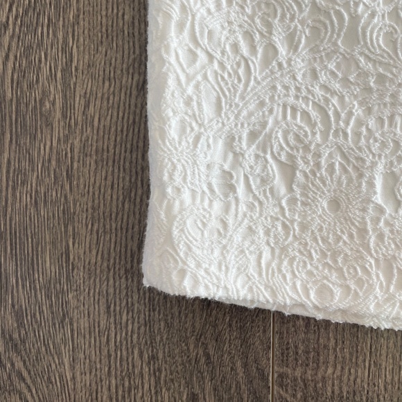 ✨Never Worn✨H&M White Textured Pencil Skirt - Picture 6 of 13